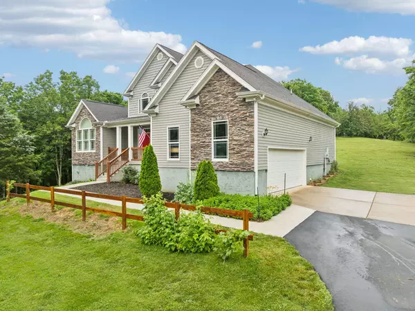 168 Agee Branch Ln, Hickman, TN 38567