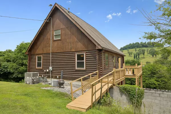 32 Morris Ln, Pleasant Shade, TN 37145