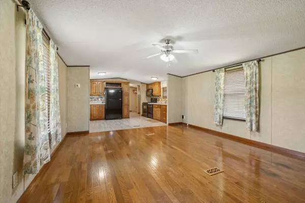 1619 Indian Creek Rd, Whitleyville, TN 38588