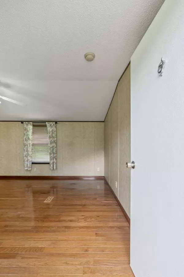 1619 Indian Creek Rd, Whitleyville, TN 38588