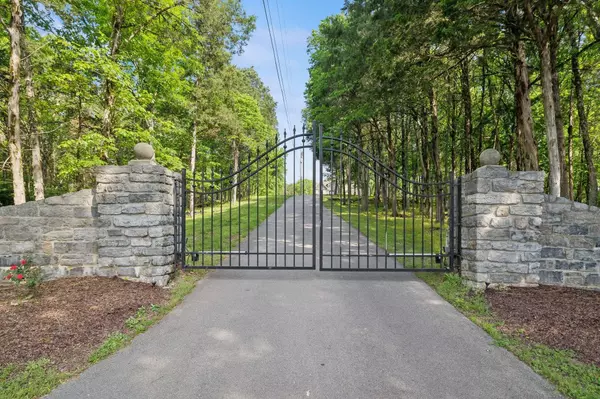 150 Valley Vista Dr, Carthage, TN 37030