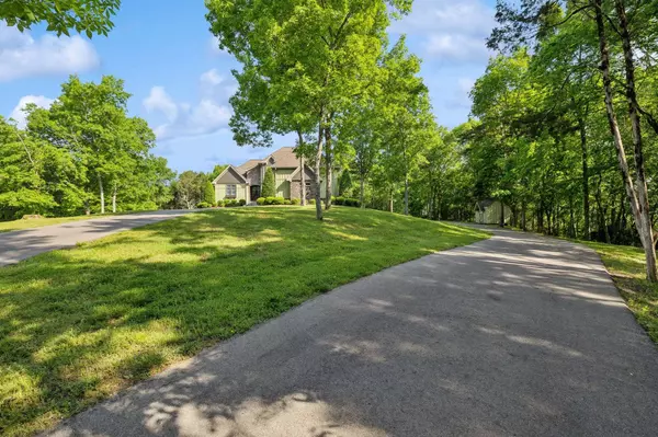 150 Valley Vista Dr, Carthage, TN 37030