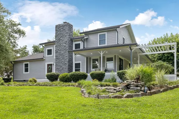 371 Maple St, Gordonsville, TN 38563