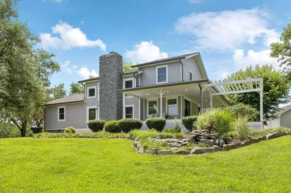 371 Maple St, Gordonsville, TN 38563