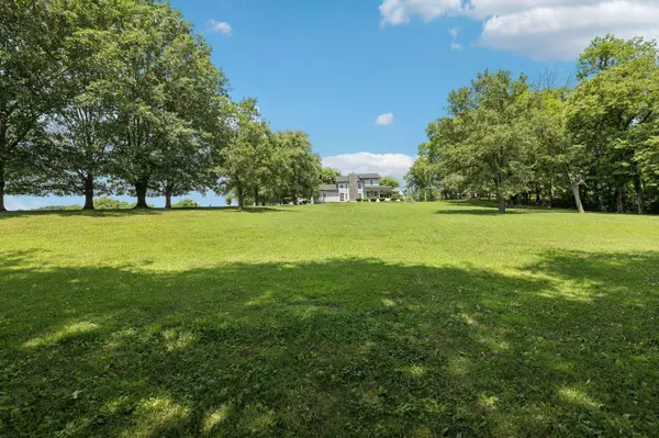 371 Maple St, Gordonsville, TN 38563