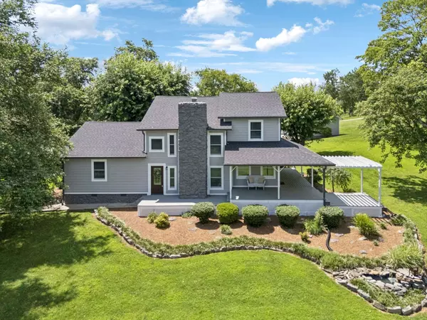 371 Maple St, Gordonsville, TN 38563