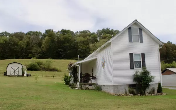 15 Cloverdale Ln, Hickman, TN 38567