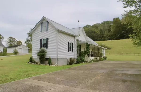 15 Cloverdale Ln, Hickman, TN 38567