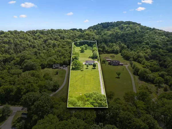 121 Lock Seven Ln, Carthage, TN 37030