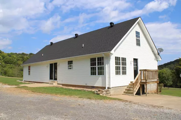 121 Lock Seven Ln, Carthage, TN 37030