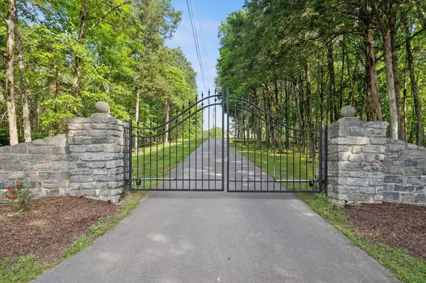 150 Valley Vista Dr, Carthage, TN 37030