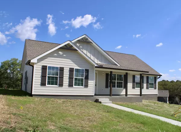 108 Crows Hill Dr, Gordonsville, TN 38563