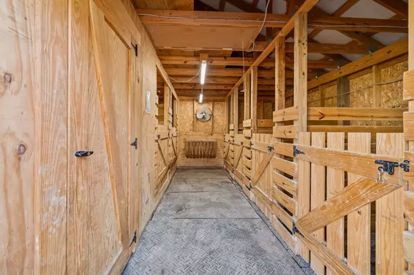 237 Grant Hwy, Gordonsville, TN 38563