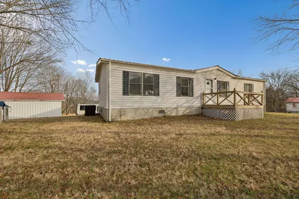 9 Cordell Hull Ln, Elmwood, TN 38560