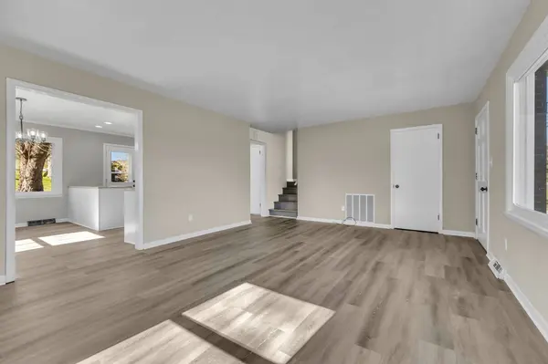 26 Main St #E, Gordonsville, TN 38563