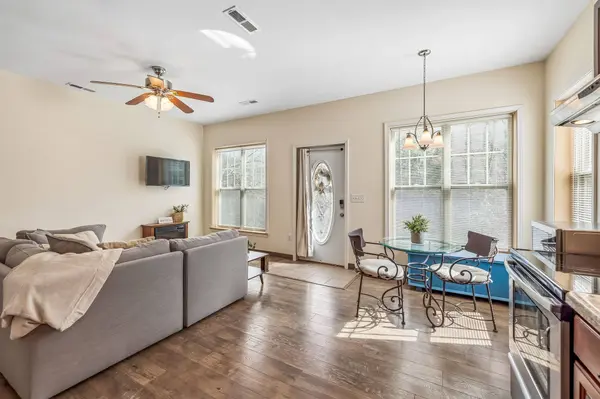 18 York Ln, Elmwood, TN 38560