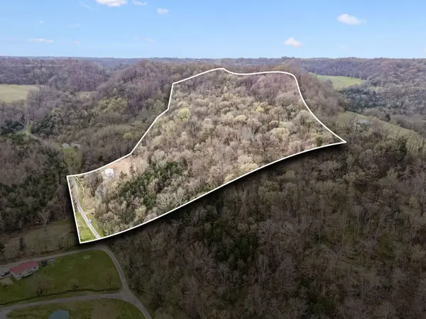 18 York Ln, Elmwood, TN 38560