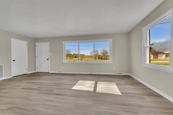 26 Main St #E, Gordonsville, TN 38563