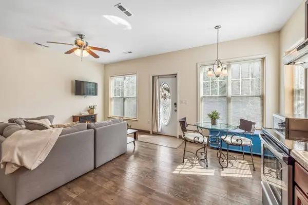 18 York Ln, Elmwood, TN 38560