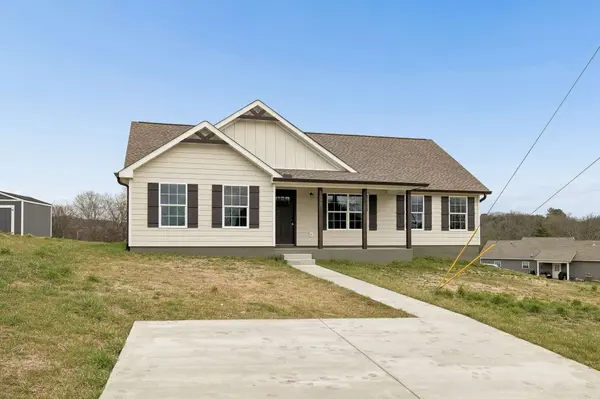 108 Crows Hill Dr, Gordonsville, TN 38563