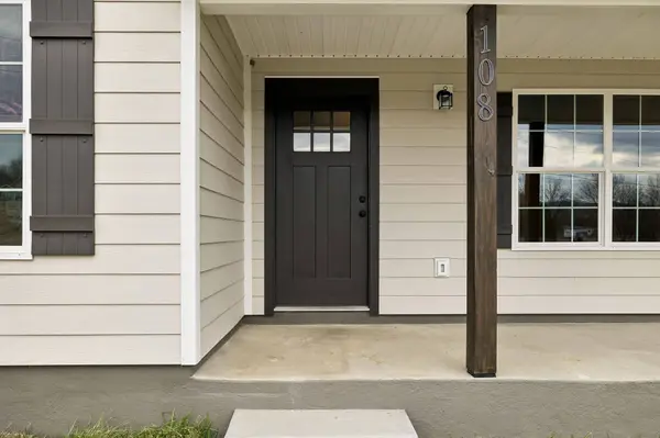 108 Crows Hill Dr, Gordonsville, TN 38563