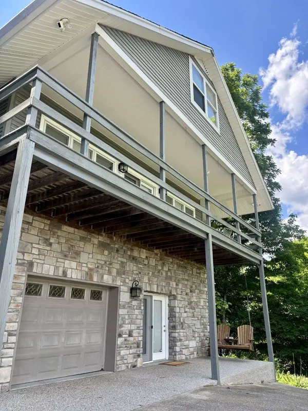 8 Matthews Mountain Ln, Carthage, TN 37030