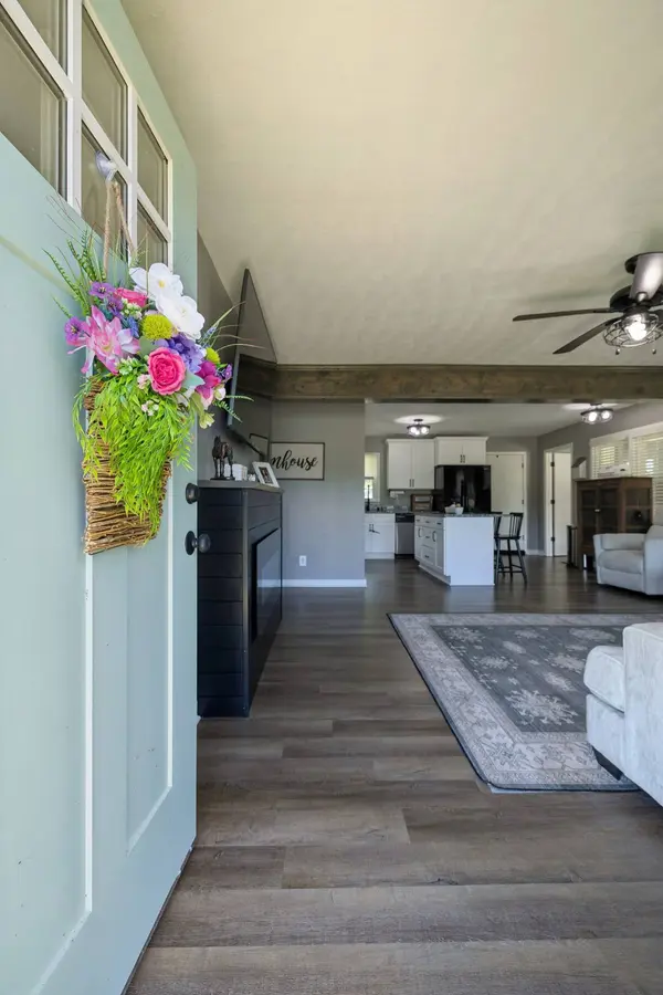 161 Kempville Hwy, Pleasant Shade, TN 37145