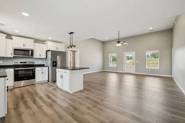 111 Alice Preston Loop, Gordonsville, TN 38563