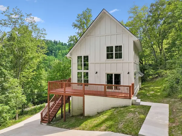 670 Harbor Dr, Lancaster, TN 38569