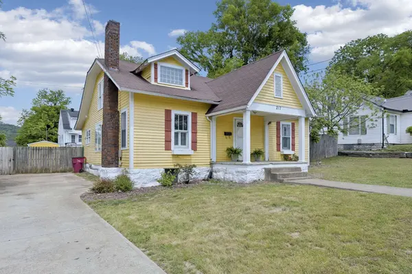 217 College Ave #E, Carthage, TN 37030