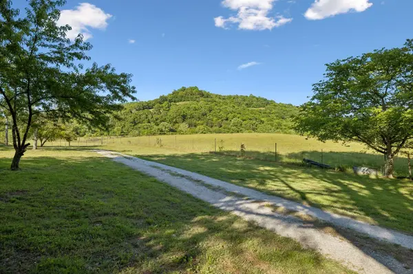 97 Seabo Valley Ln, Hickman, TN 38567