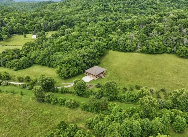 574 Hayes Ridge Rd, Lancaster, TN 38569