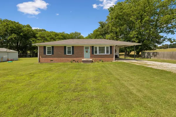 161 Kempville Hwy, Pleasant Shade, TN 37145