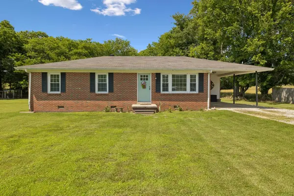 161 Kempville Hwy, Pleasant Shade, TN 37145