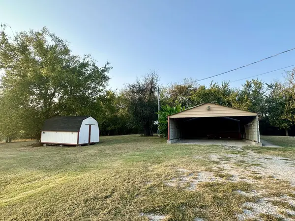 20 Bourn Ln, Brush Creek, TN 38547