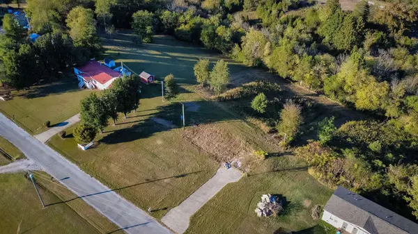 22 McGinnis Ln, Brush Creek, TN 38547