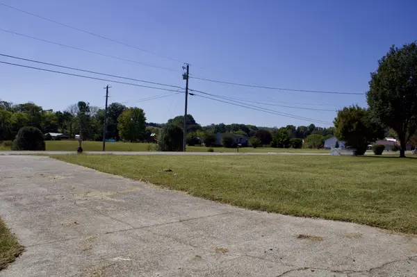 22 McGinnis Ln, Brush Creek, TN 38547