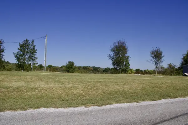 22 McGinnis Ln, Brush Creek, TN 38547