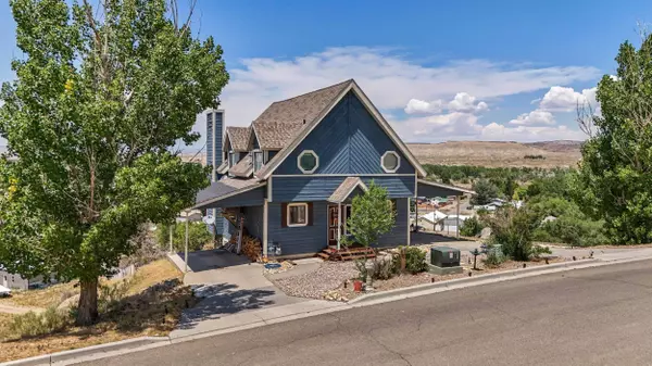 208 Hillcrest Circle, Rangely, CO 81648-3110