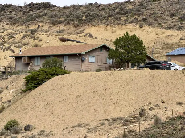 22563 Oatman Road, Eckert, CO 81418