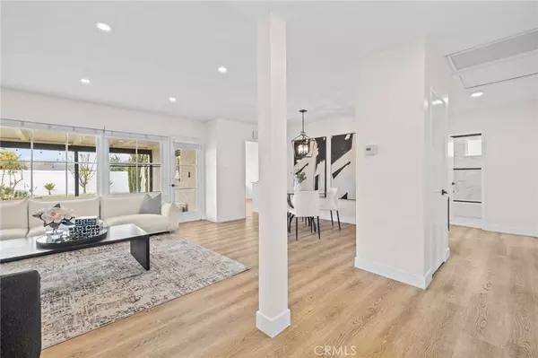 3045 Scott Road, Burbank, CA 91504