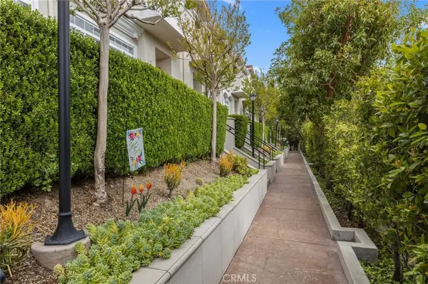 721 E Olive AVE, Burbank, CA 91501