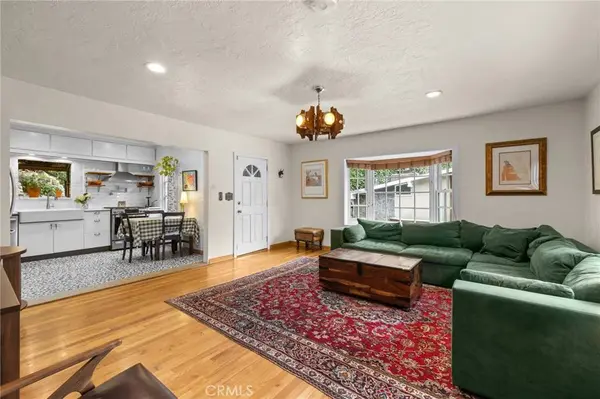 721 Country Club, Burbank, CA 91501