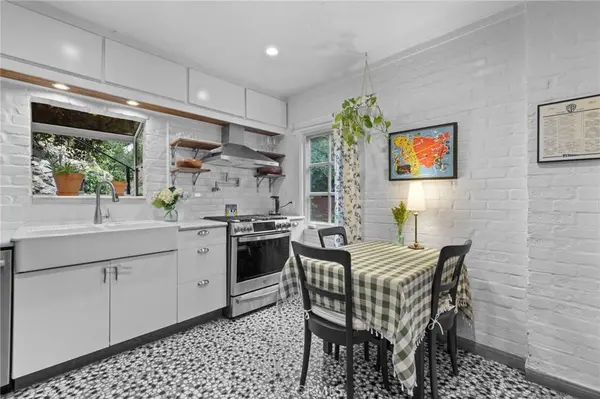 721 Country Club, Burbank, CA 91501