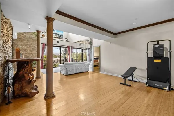 8712 Gregory, Los Angeles, CA 90035