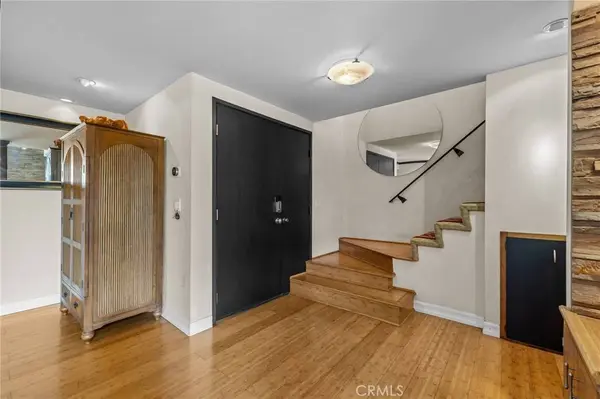 8712 Gregory, Los Angeles, CA 90035