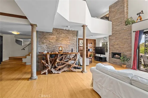 8712 Gregory, Los Angeles, CA 90035