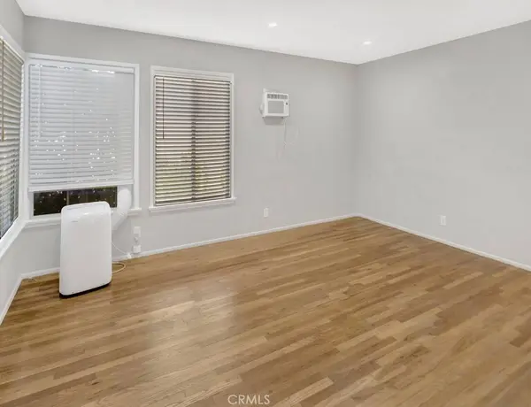 557 Rosemary LN, Burbank, CA 91505