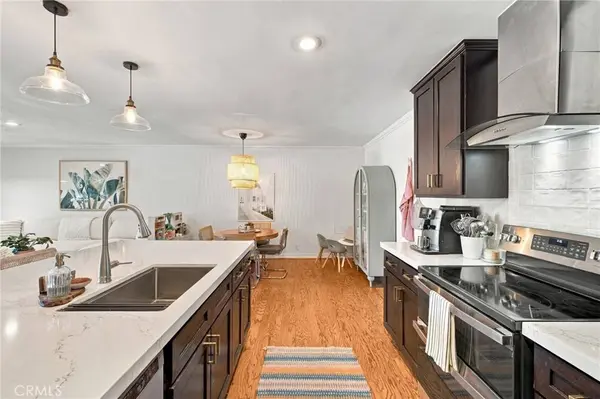 10240 Camarillo #115, Toluca Lake, CA 91602