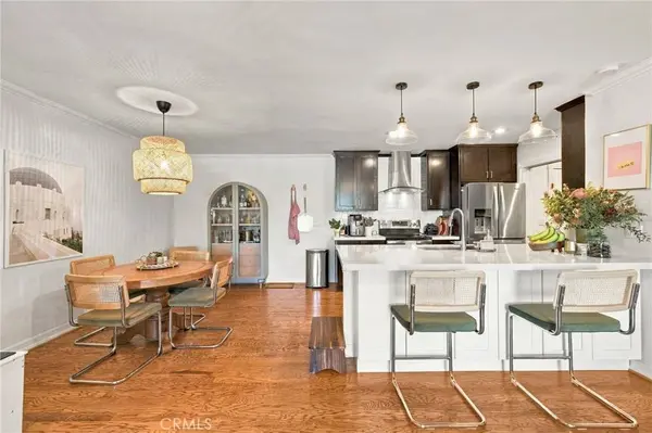 10240 Camarillo #115, Toluca Lake, CA 91602